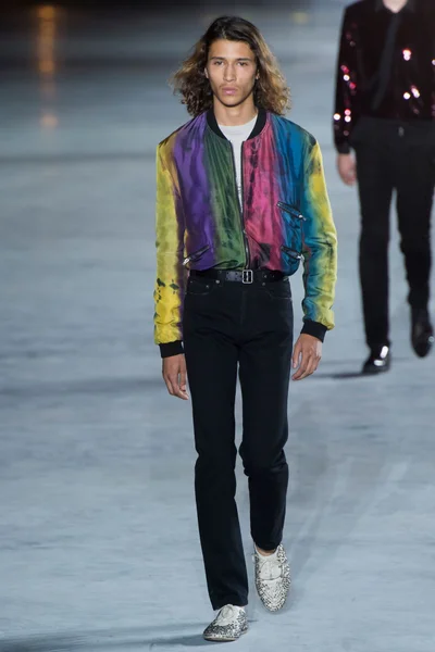 Look 28